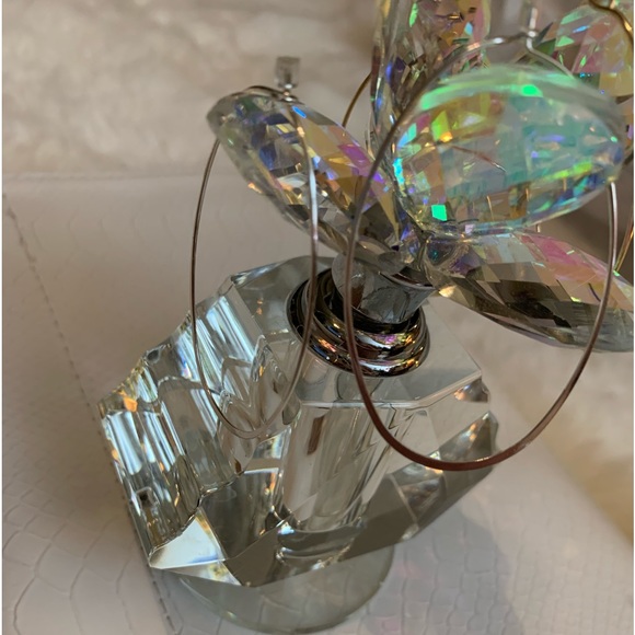 Your Choice - Gold or Silver! NWTS Delicate Elongated Oval Hoops Earrings - Picture 7 of 10